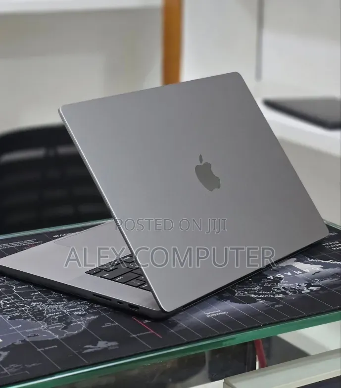 New Laptop Apple MacBook Pro 2023 M2 16GB Apple M2 SSD 1T