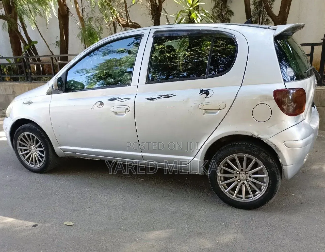 Toyota Vitz 2001 Silver