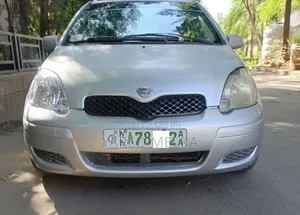 Toyota Vitz 2001 Silver