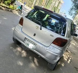 Toyota Vitz 2001 Silver