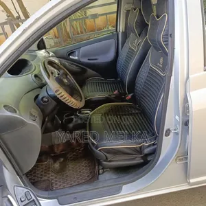 Toyota Vitz 2001 Silver