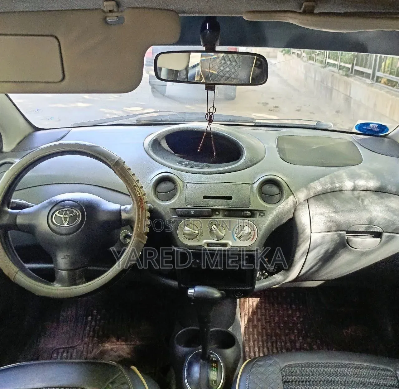 Toyota Vitz 2001 Silver