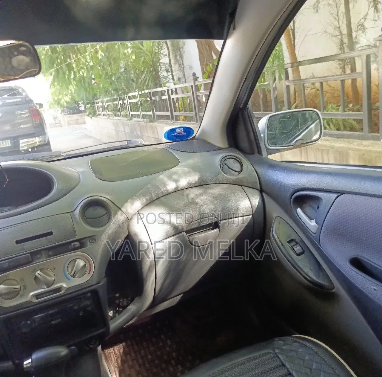Toyota Vitz 2001 Silver