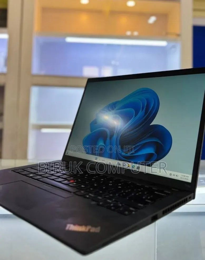 New Laptop Lenovo ThinkPad T14 16GB Intel Core i7 SSD 512GB