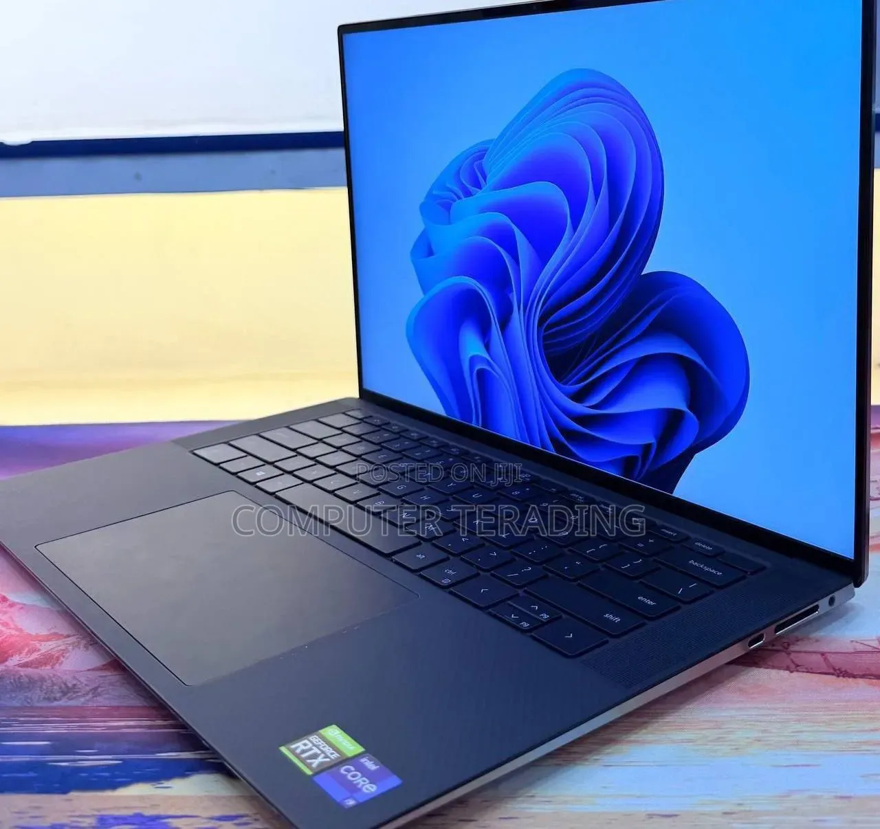 New Laptop Dell Precision 5560 16GB Intel Core i9 SSD 512GB