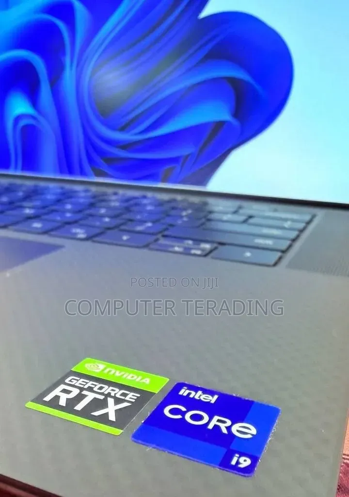 New Laptop Dell Precision 5560 16GB Intel Core i9 SSD 512GB