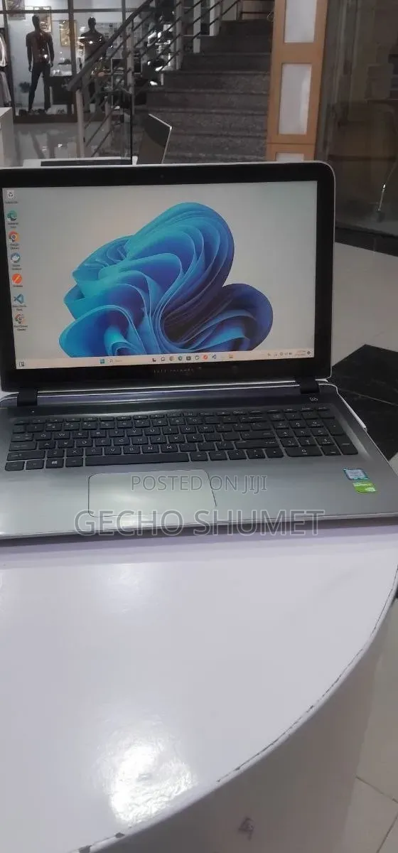 New Laptop HP Pavilion 15 8GB Intel Core i5 HDD+SSD 256GB
