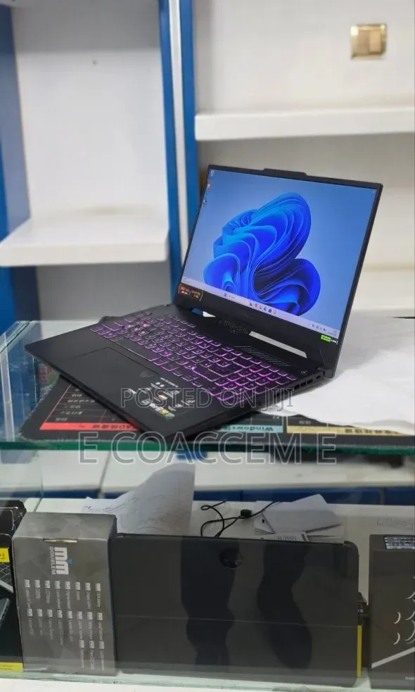 New Laptop Asus TUF Gaming A17 16GB Intel Core i7 SSD 1T