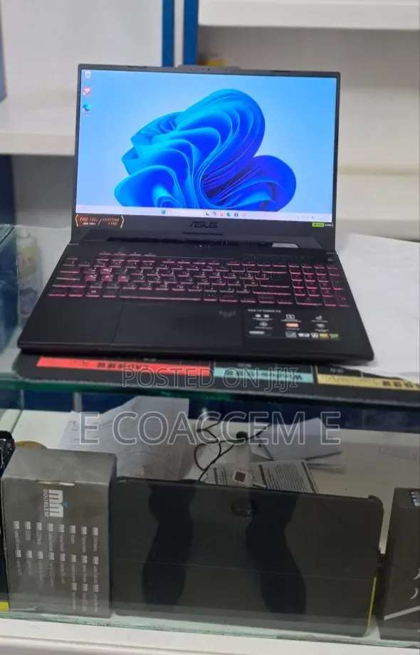 New Laptop Asus TUF Gaming A17 16GB Intel Core i7 SSD 1T