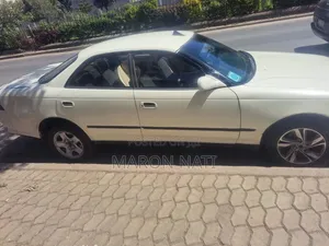Toyota Mark II 2.0 (X90) 1995 White