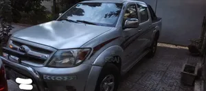 Toyota Hilux 2.5 D-4D Double Cab 4x4 SRX 2007 Silver