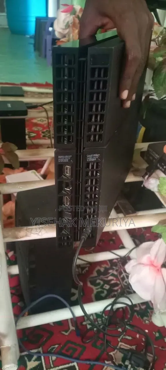 PS4 FAT Slightly Used