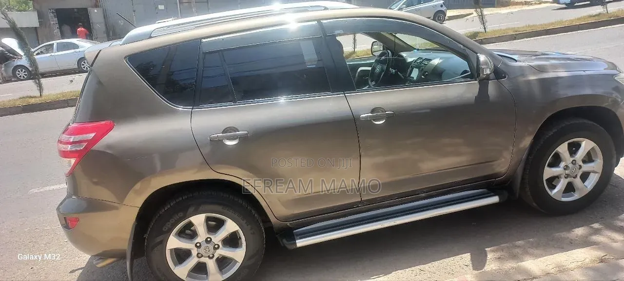 Toyota RAV4 2012
