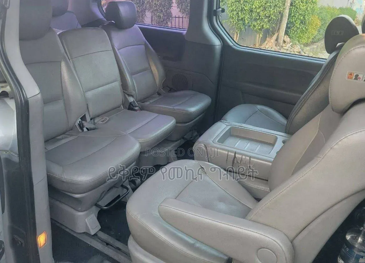 Hyundai Starex 2015 Silver