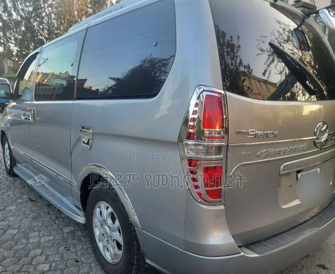 Hyundai Starex 2015 Silver