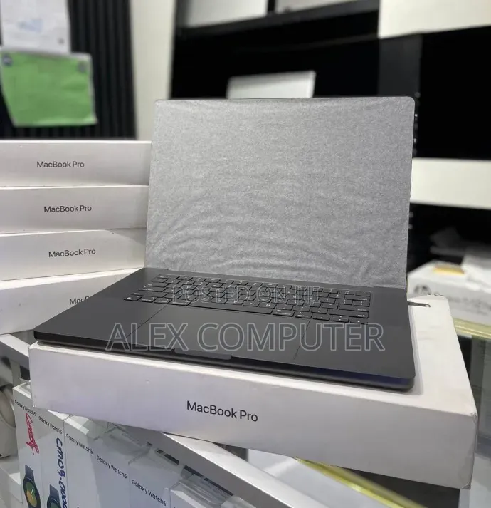 New Laptop Apple MacBook Pro 2024 M4 Max 48GB Apple M4 Max SSD 2T