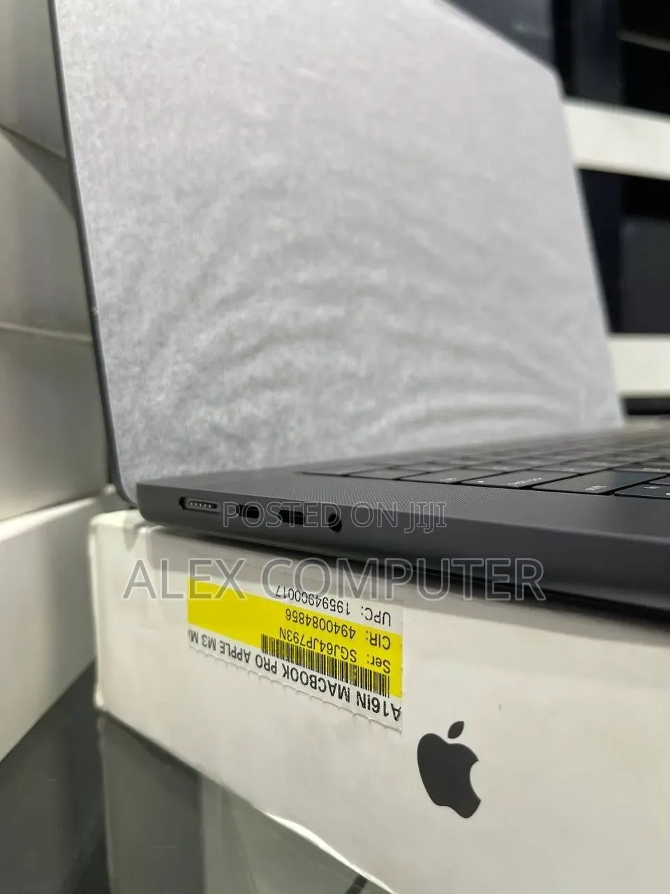 New Laptop Apple MacBook Pro 2024 M4 Max 48GB Apple M4 Max SSD 2T