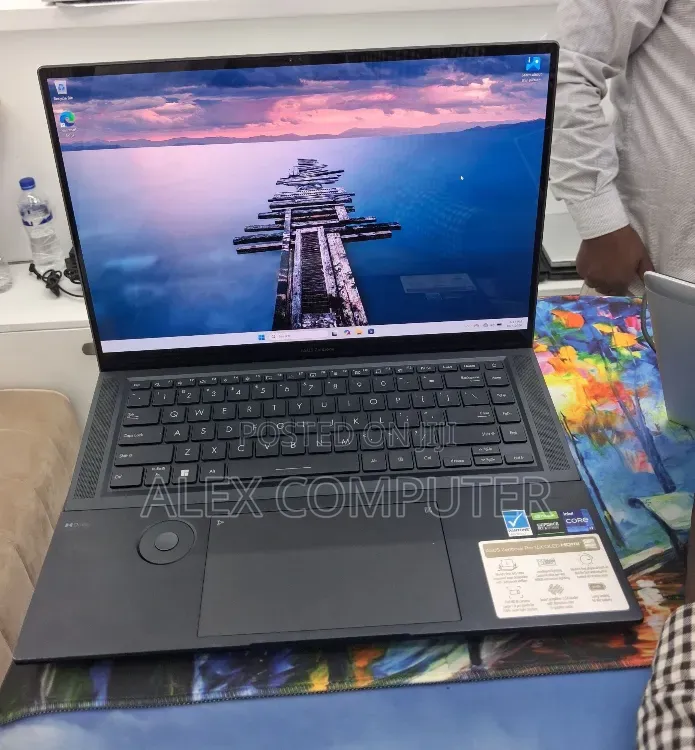 New Laptop Asus Zenbook 15 OLED 32GB Intel Core i9 SSD 1T
