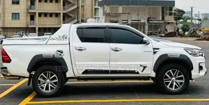 Toyota Hilux 2019 White