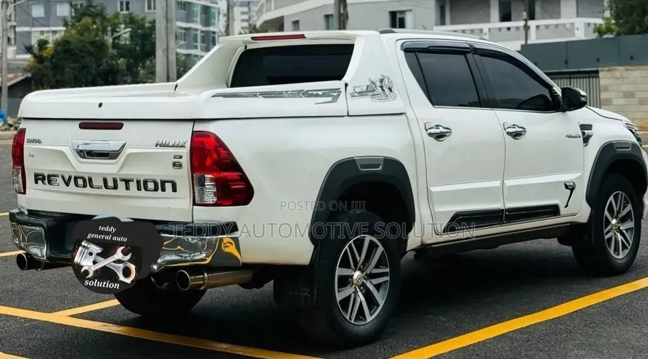 Toyota Hilux 2019 White