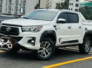 Toyota Hilux 2019 White