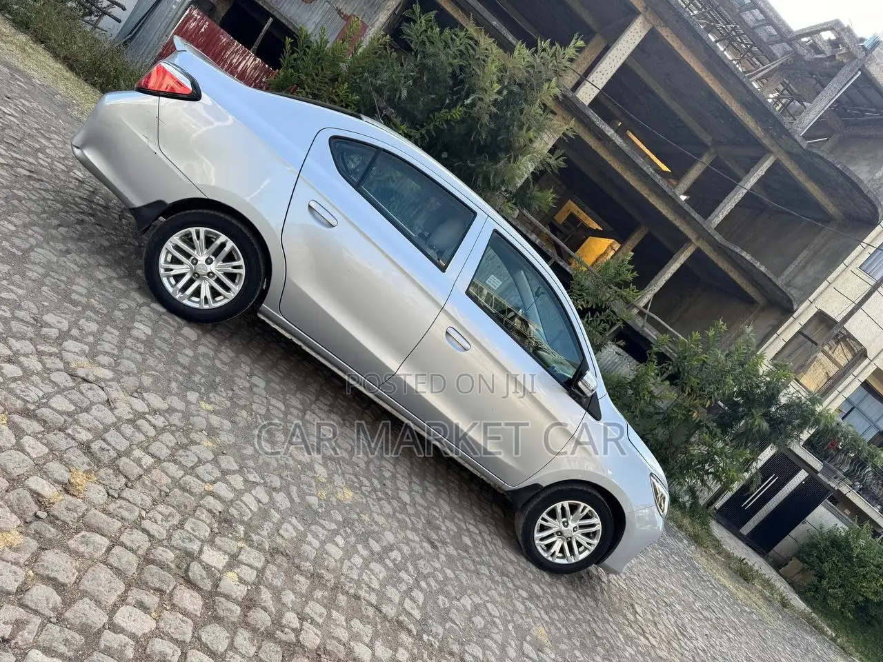 Mitsubishi Attrage 2023 Silver