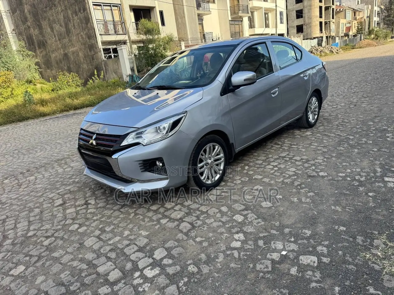 Mitsubishi Attrage 2023 Silver