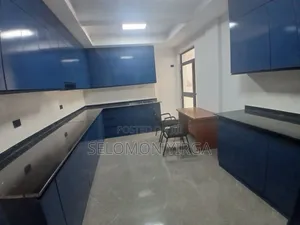7bdrm House in Adis Ababa, Bole for sale