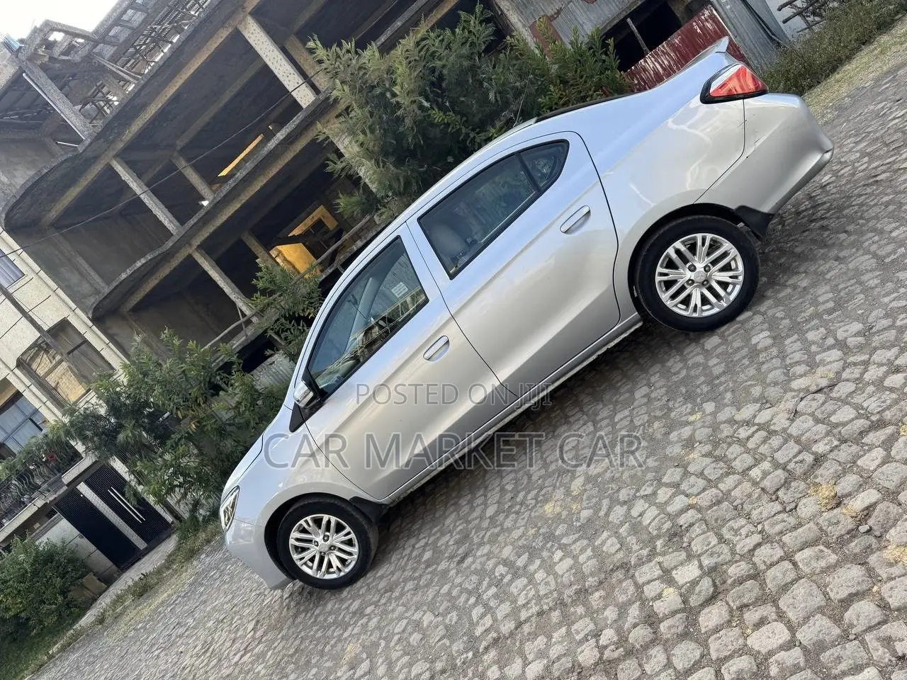 Mitsubishi Attrage 2023 Silver