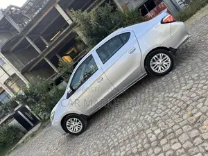 Mitsubishi Attrage 2023 Silver