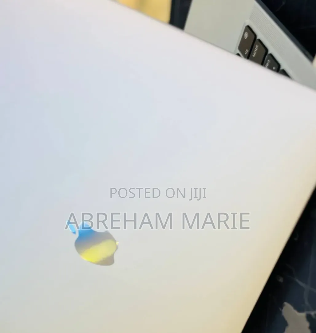 New Laptop Apple MacBook Pro 2021 M1 16GB Apple M1 Pro SSD 256GB