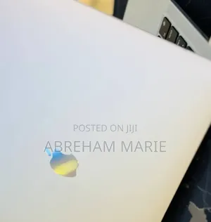 New Laptop Apple MacBook Pro 2021 M1 16GB Apple M1 Pro SSD 256GB