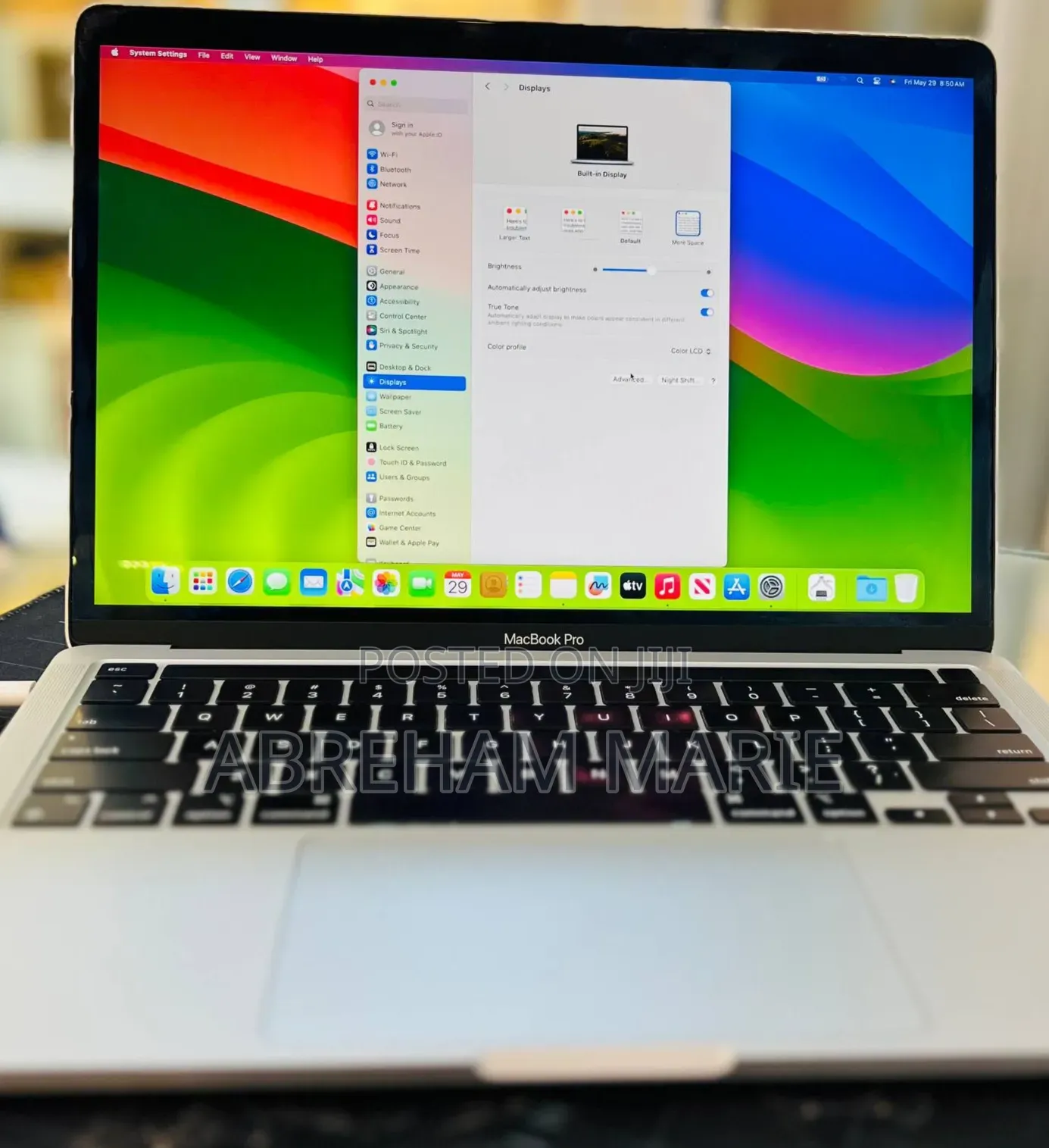 New Laptop Apple MacBook Pro 2021 M1 16GB Apple M1 Pro SSD 256GB