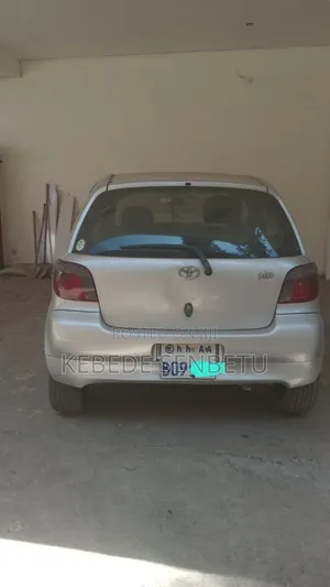 Toyota Vitz 1.0 FWD 3dr 2001 Silver
