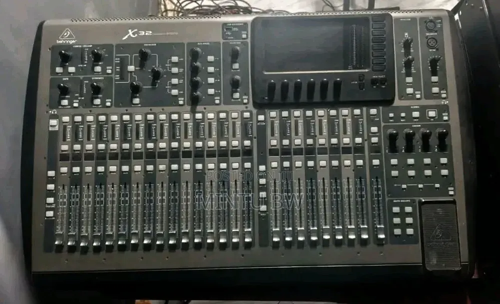 Bheringer Digital Mixer ×32