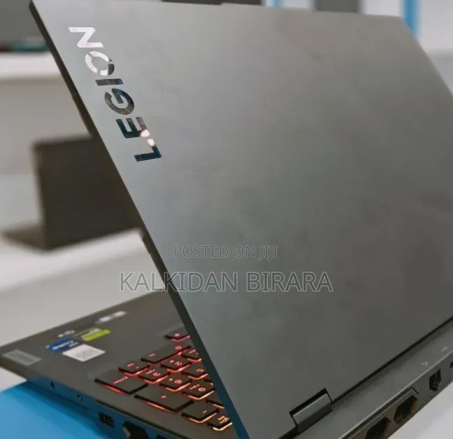New Laptop Lenovo Legion Pro 7 32GB Intel Core i9 SSD 1T