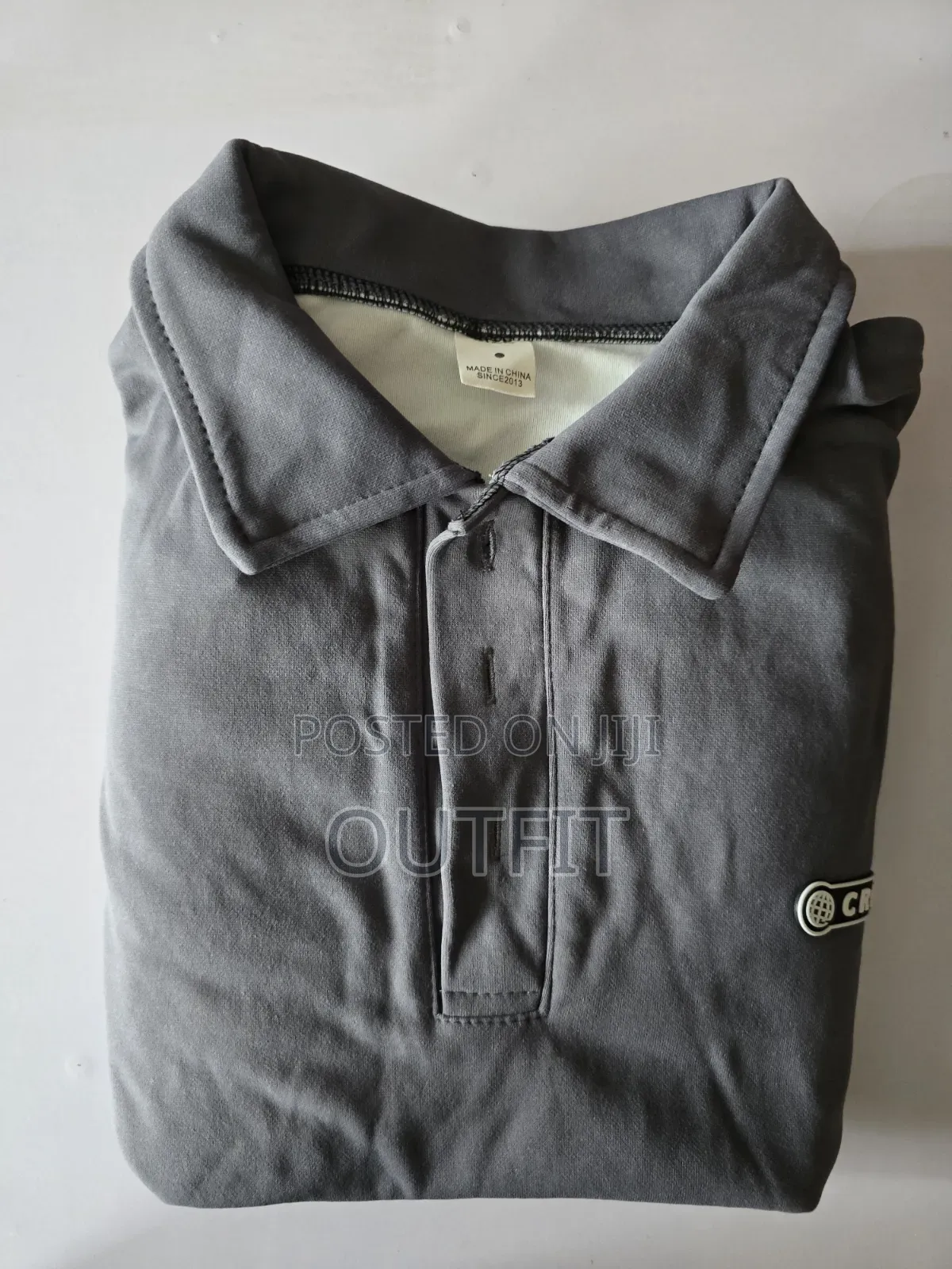 Long Sleeve Collared Sweatshirt