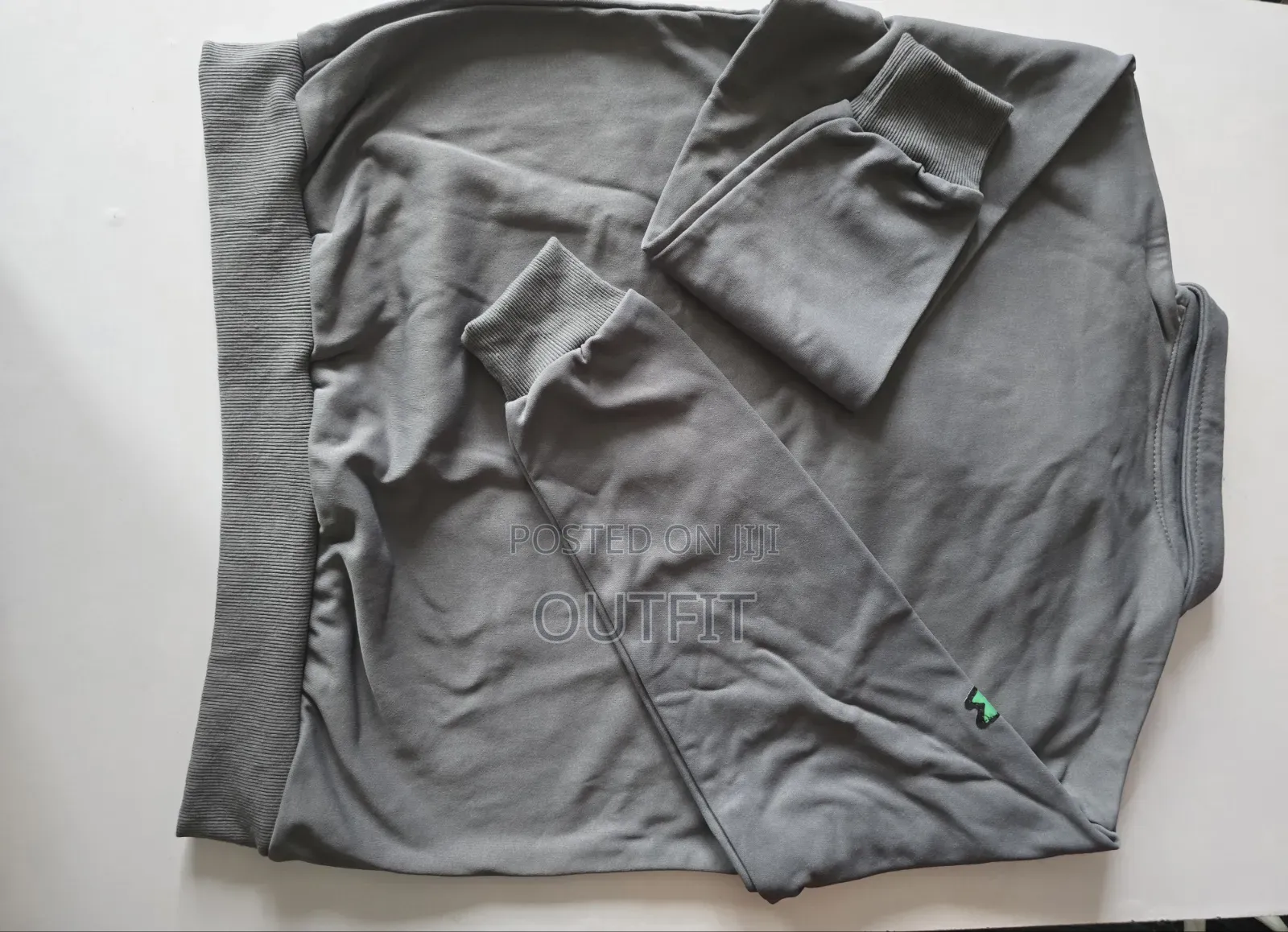 Long Sleeve Collared Sweatshirt