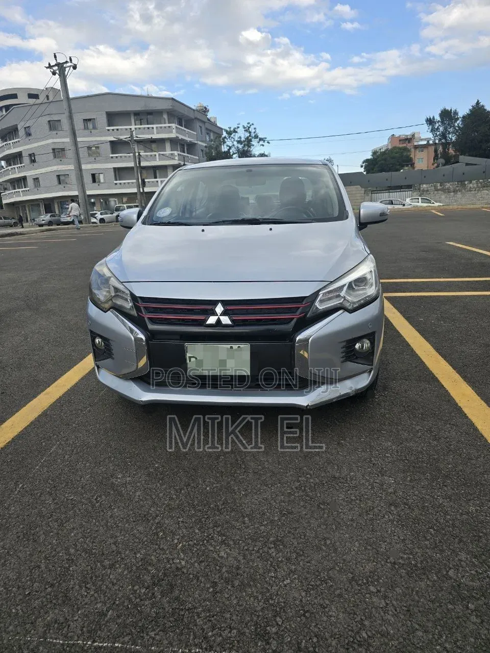 Mitsubishi Attrage 2022 Silver