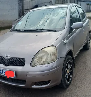 Toyota Vitz 1.3 AWD 5dr 2004 Gray