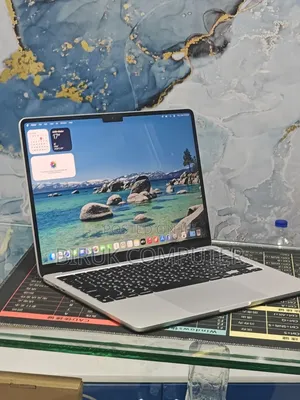 New Laptop Apple MacBook Air 2022 M2 8GB Apple M2 SSD 256GB