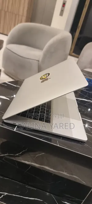 Laptop Apple MacBook Pro 2017 16GB Intel Core i7 HDD 512GB