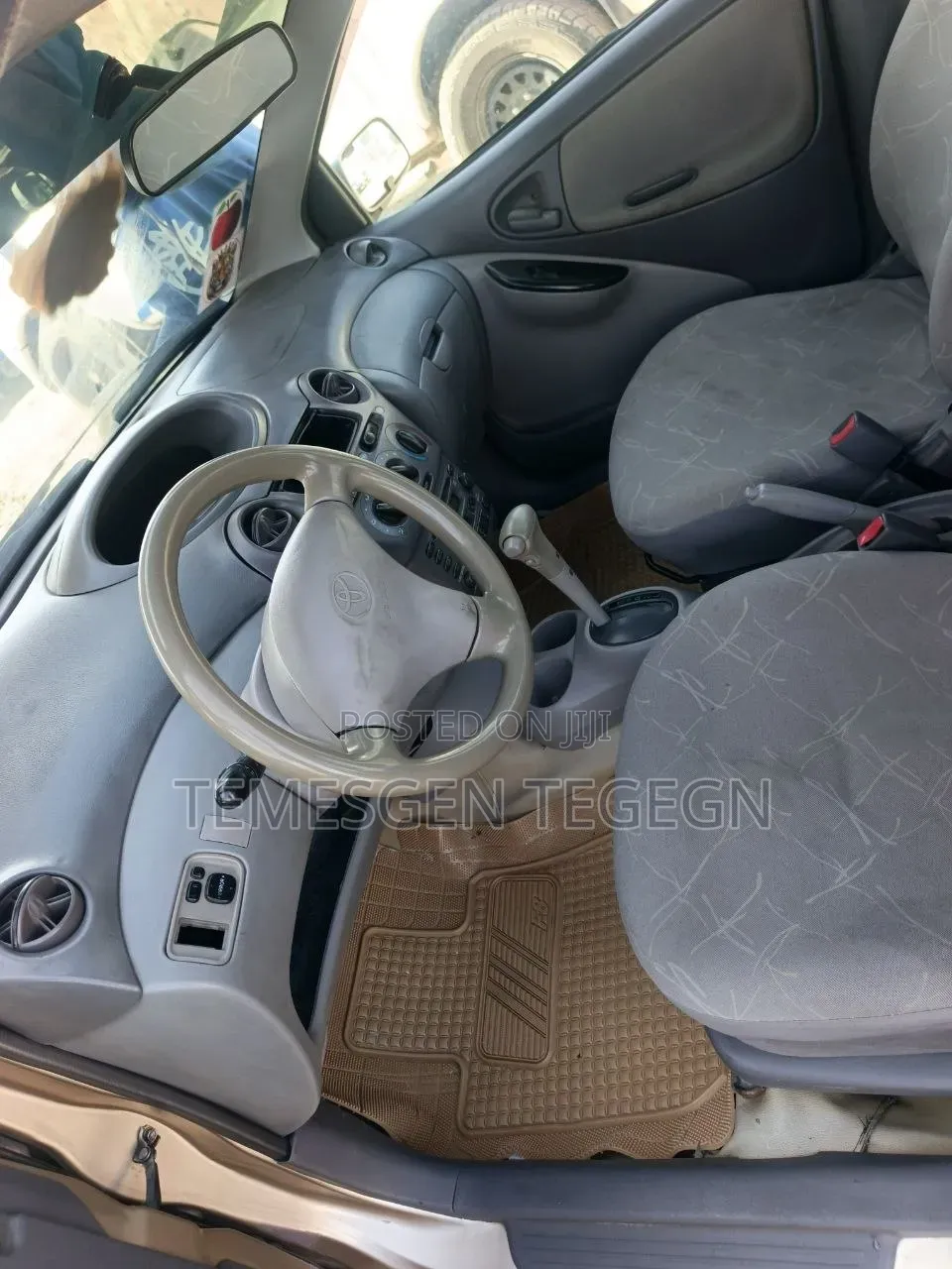 Toyota Platz 2001