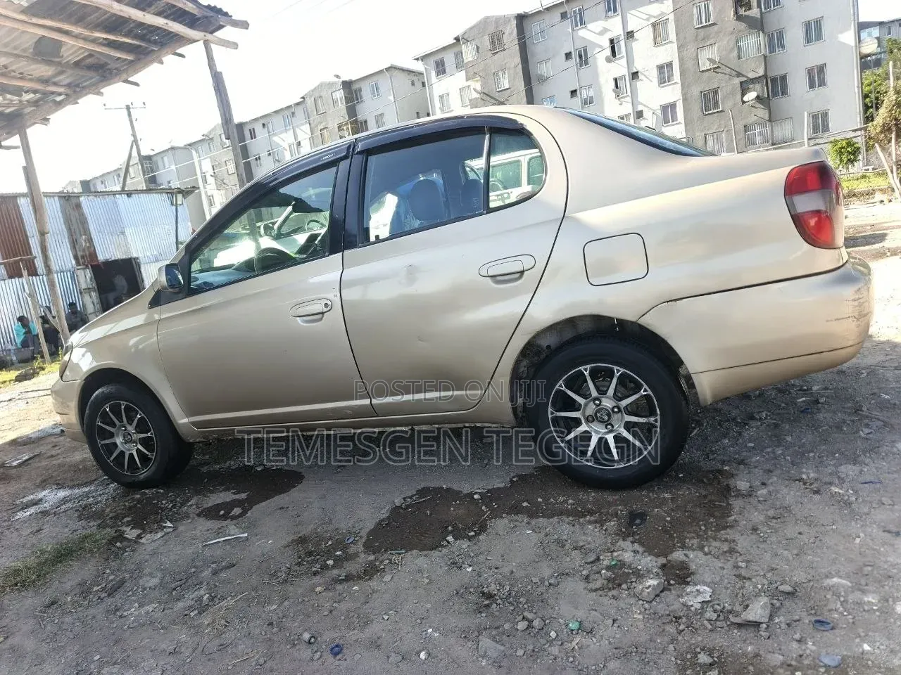 Toyota Platz 2001