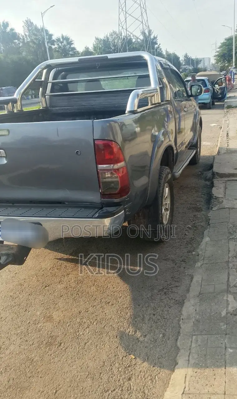 Toyota Hilux 2008 Black