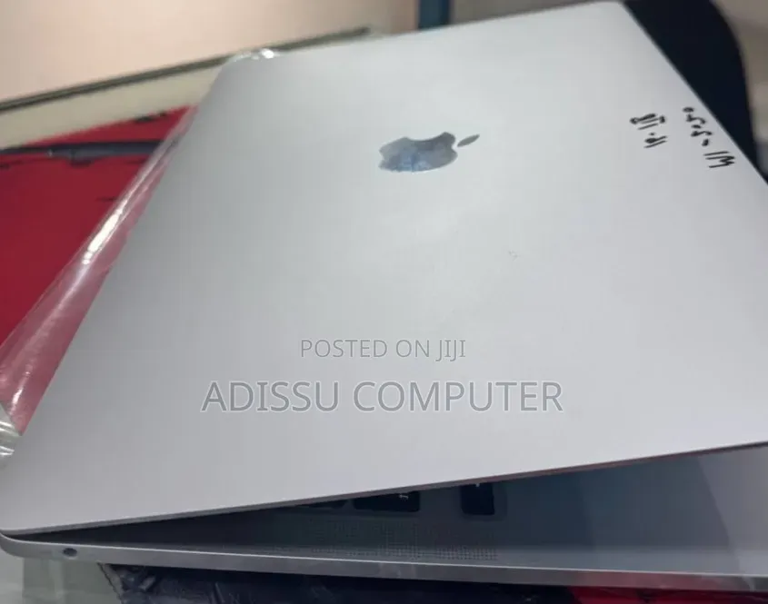 New Laptop Apple MacBook Air 2020 M1 8GB Apple M1 SSD 256GB