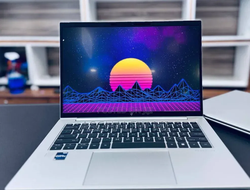 New Laptop HP EliteBook 840 G8 16GB Intel Core i7 SSD 512GB