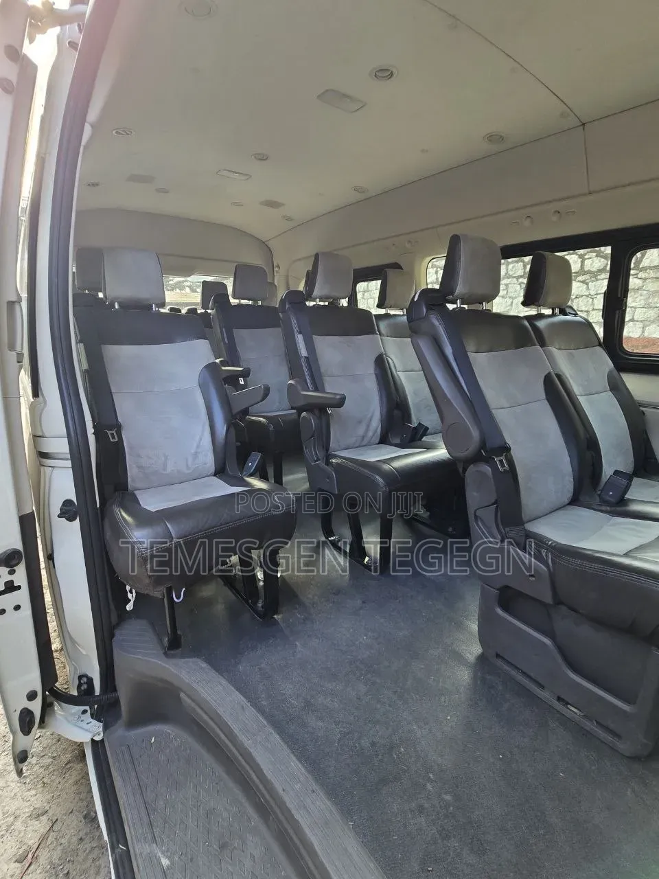 Toyota HiAce 2021 White