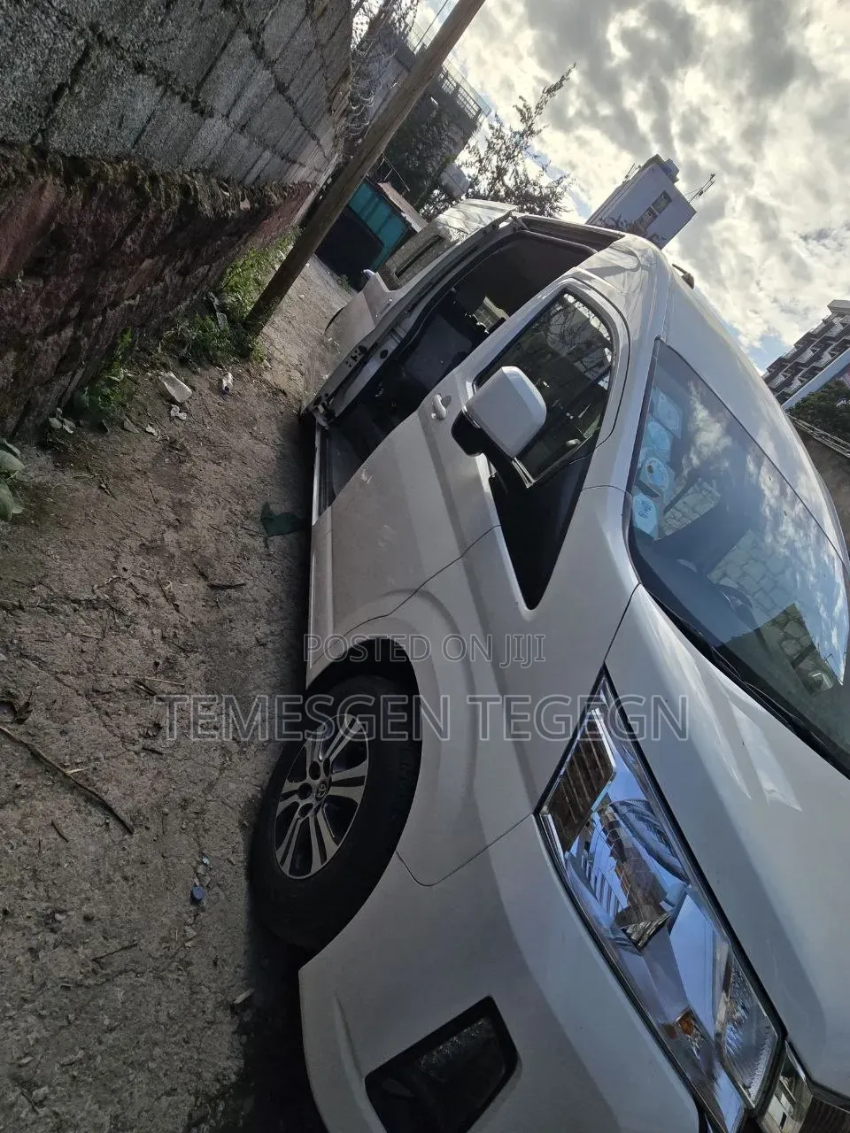 Toyota HiAce 2021 White