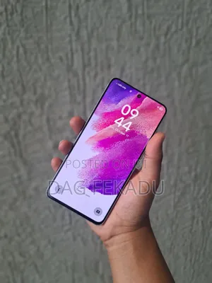 New Samsung Galaxy S21 FE 128 GB Purple